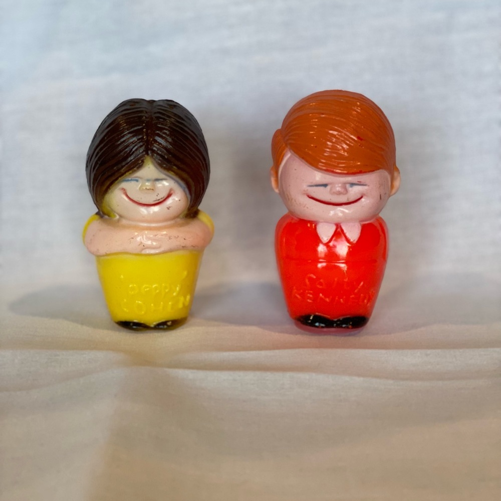 Kennedy and Cohen salt and pepper shakers 70s